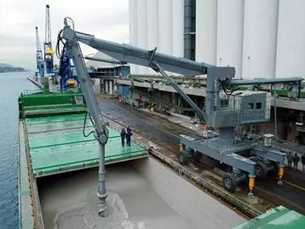 卸船機