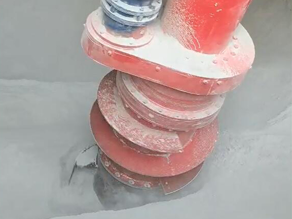 煤灰出庫(kù)設(shè)備現(xiàn)場(chǎng)